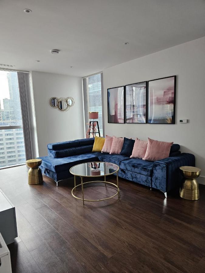 2 Bed Luxurious Apartments Canary Wharf London Exterior photo